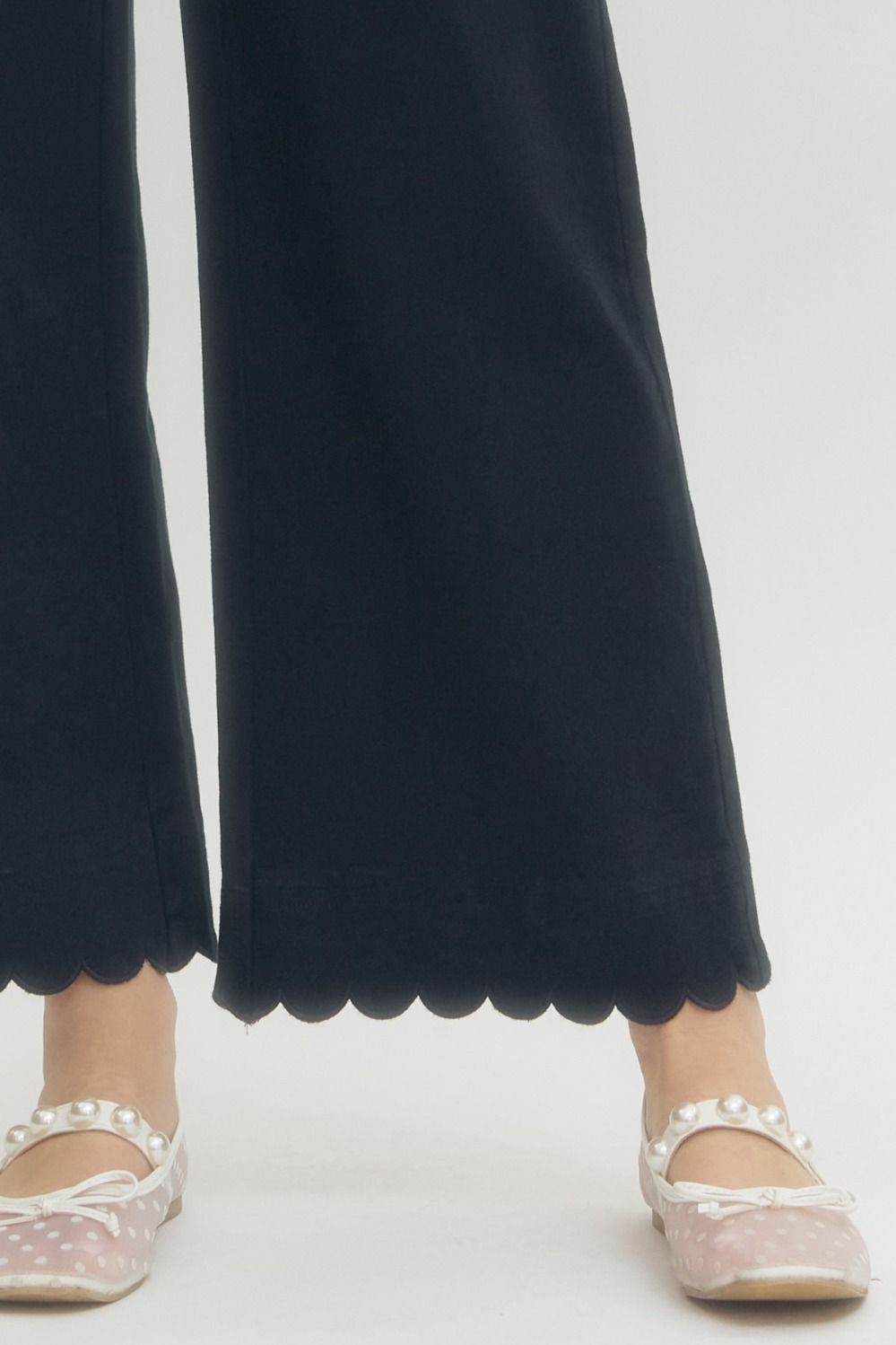 Entro Scallop Trimmed Pants