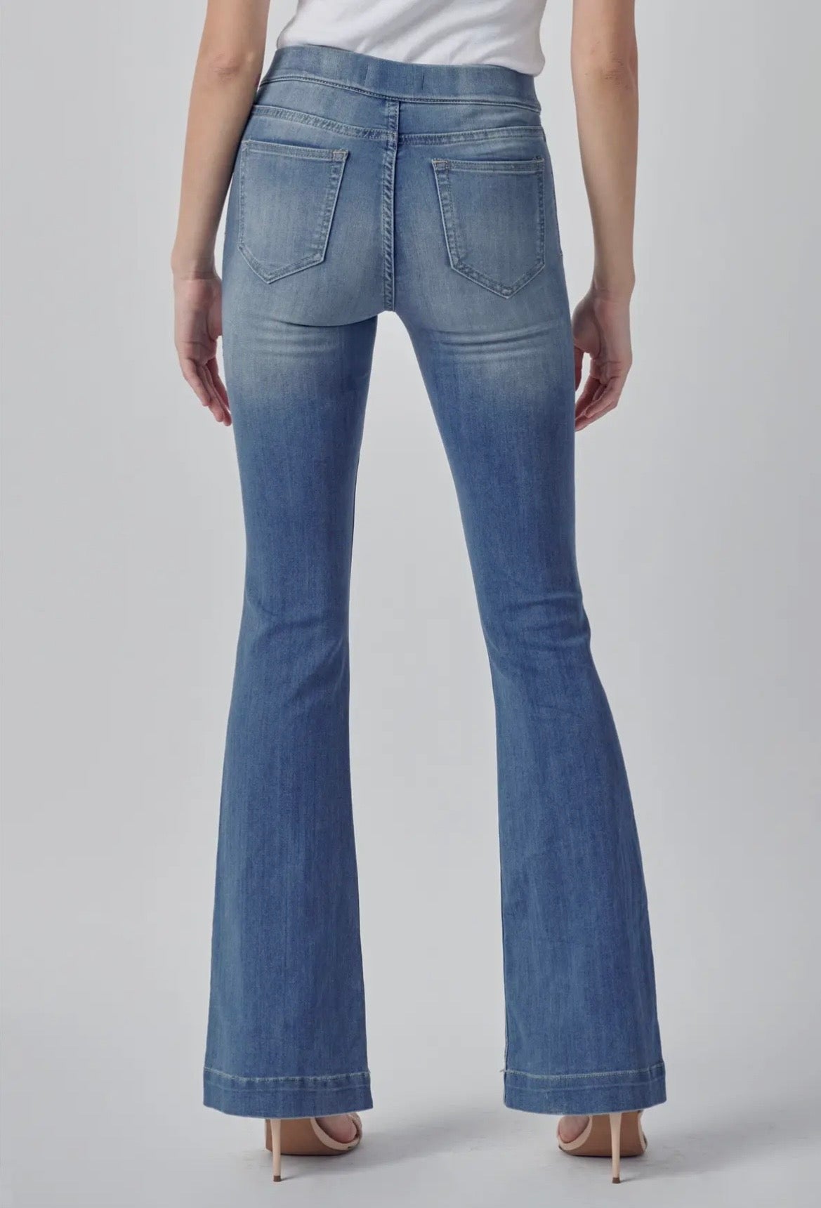 Cello Petite Mid Rise Flare Jegging