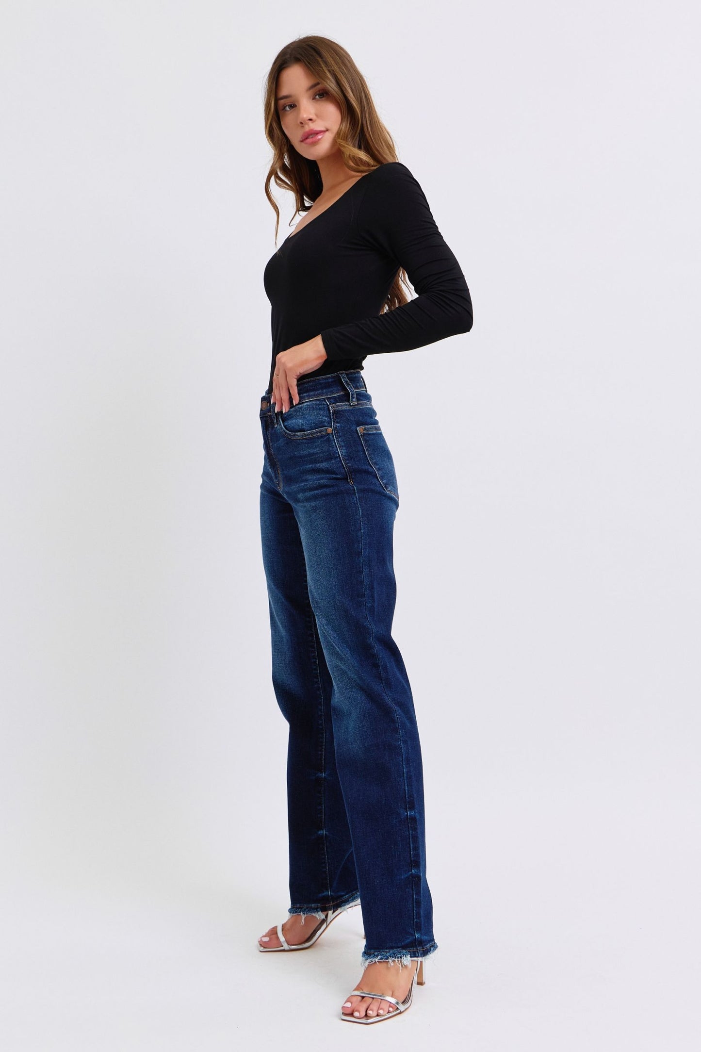 Judy Blue Mid Rise Straight Fit Frayed Hem