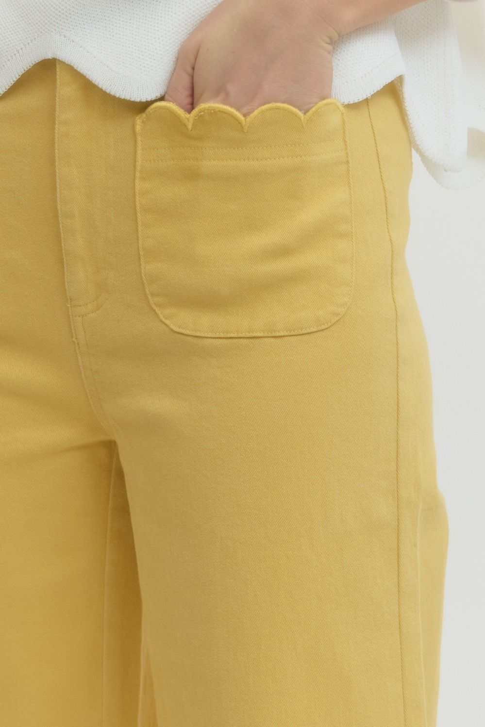 Entro Scallop Trimmed Pants