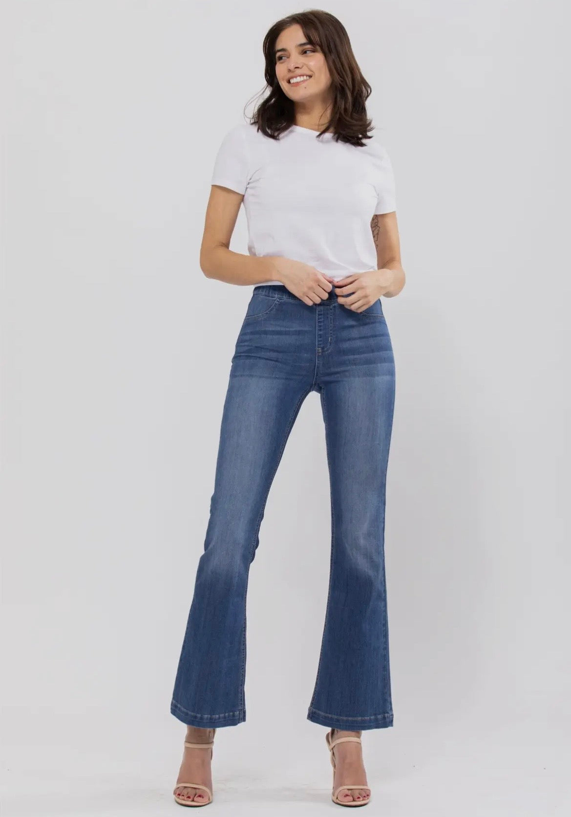 Cello Petite Mid Rise Flare Jegging