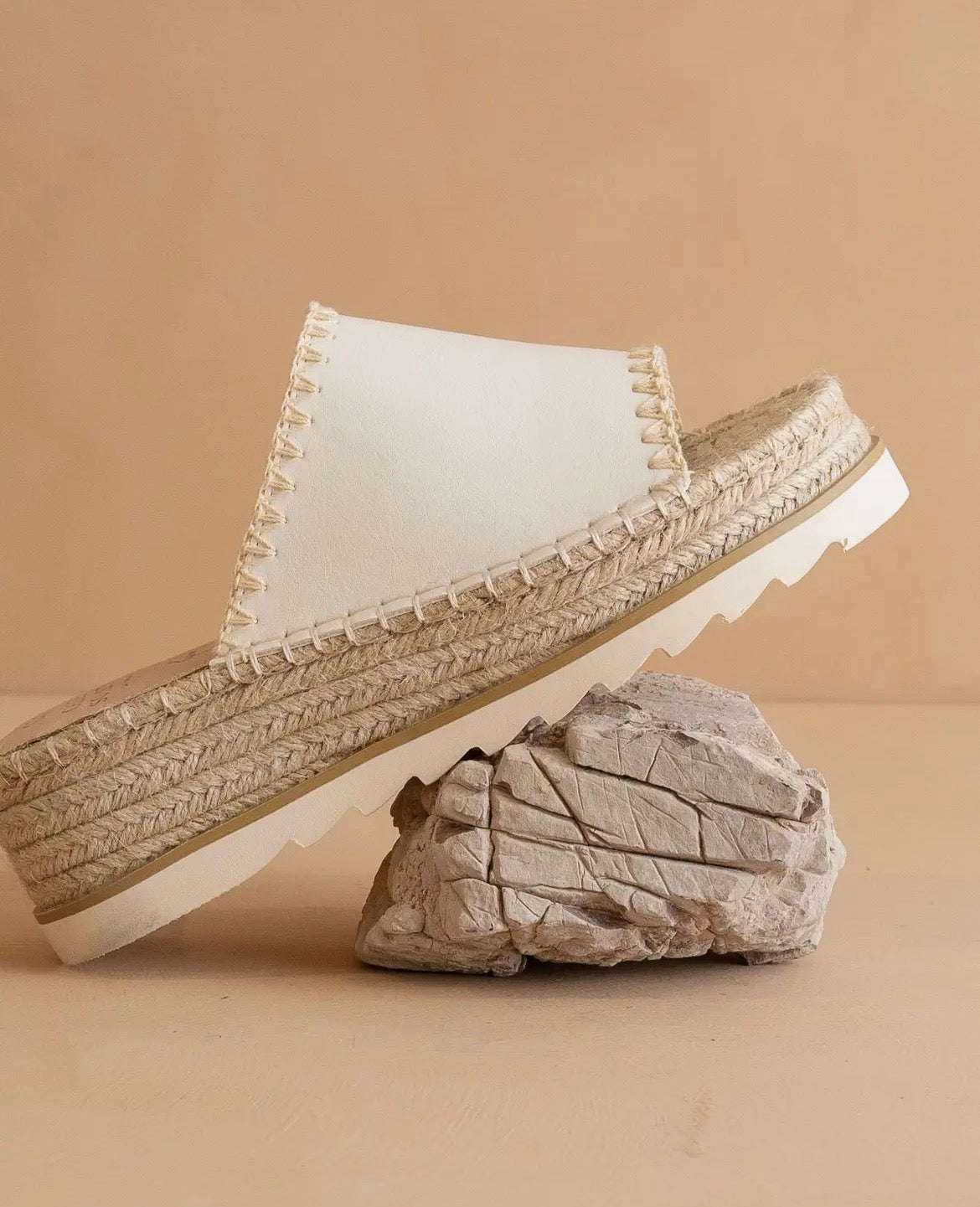 Oasis Society The Vista White Espadrille Platform Sandal
