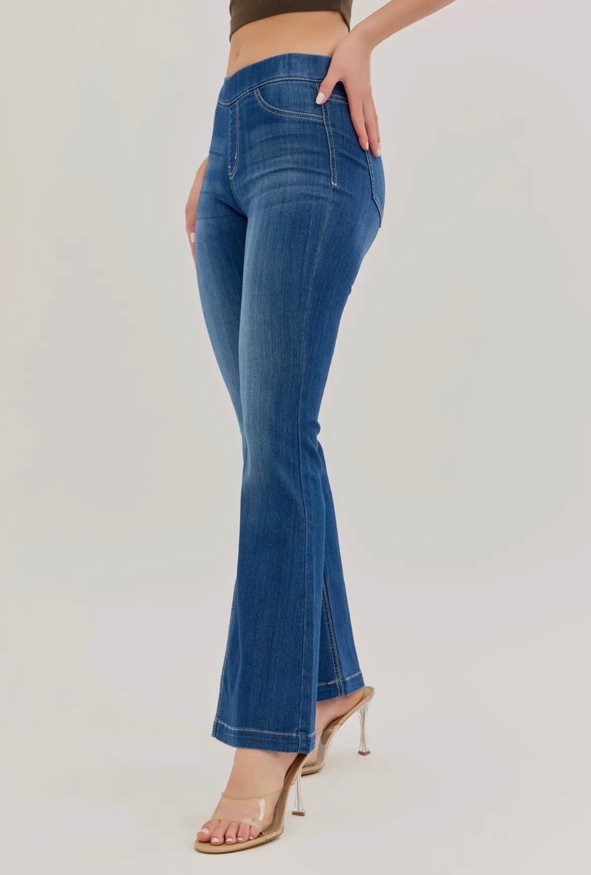 Cello Petite Mid Rise Flare Jegging