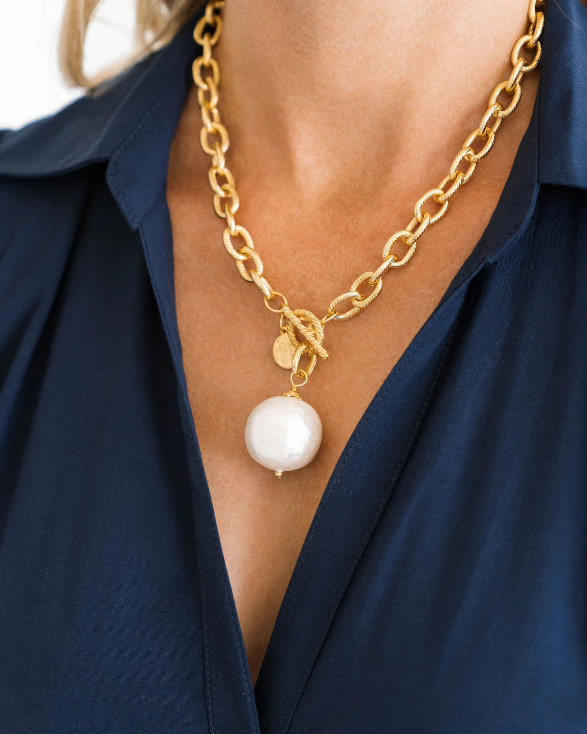 Susan Shaw Cotton Pearl Gold Toggle Necklace