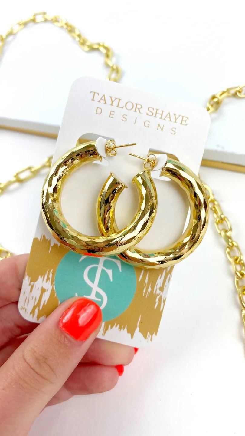 Raya Small Gold Hoop Earrings